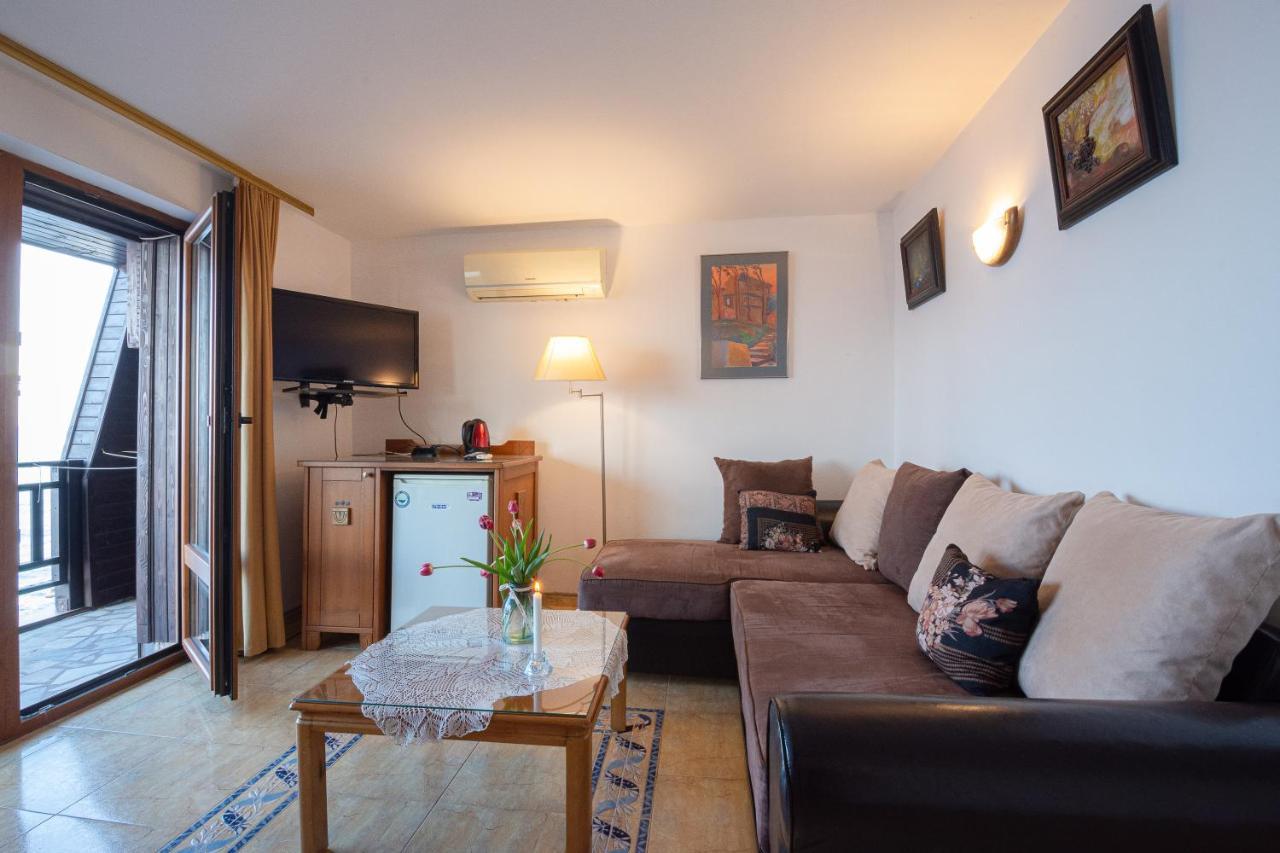 Doctor's House 3*